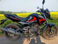 Hunk 150R Dual Disc ABS